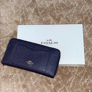 Coach Accordion Zip Wallet (Authentic)